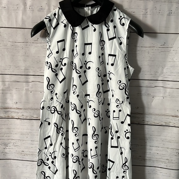 Music Note dress - Picture 3 of 6